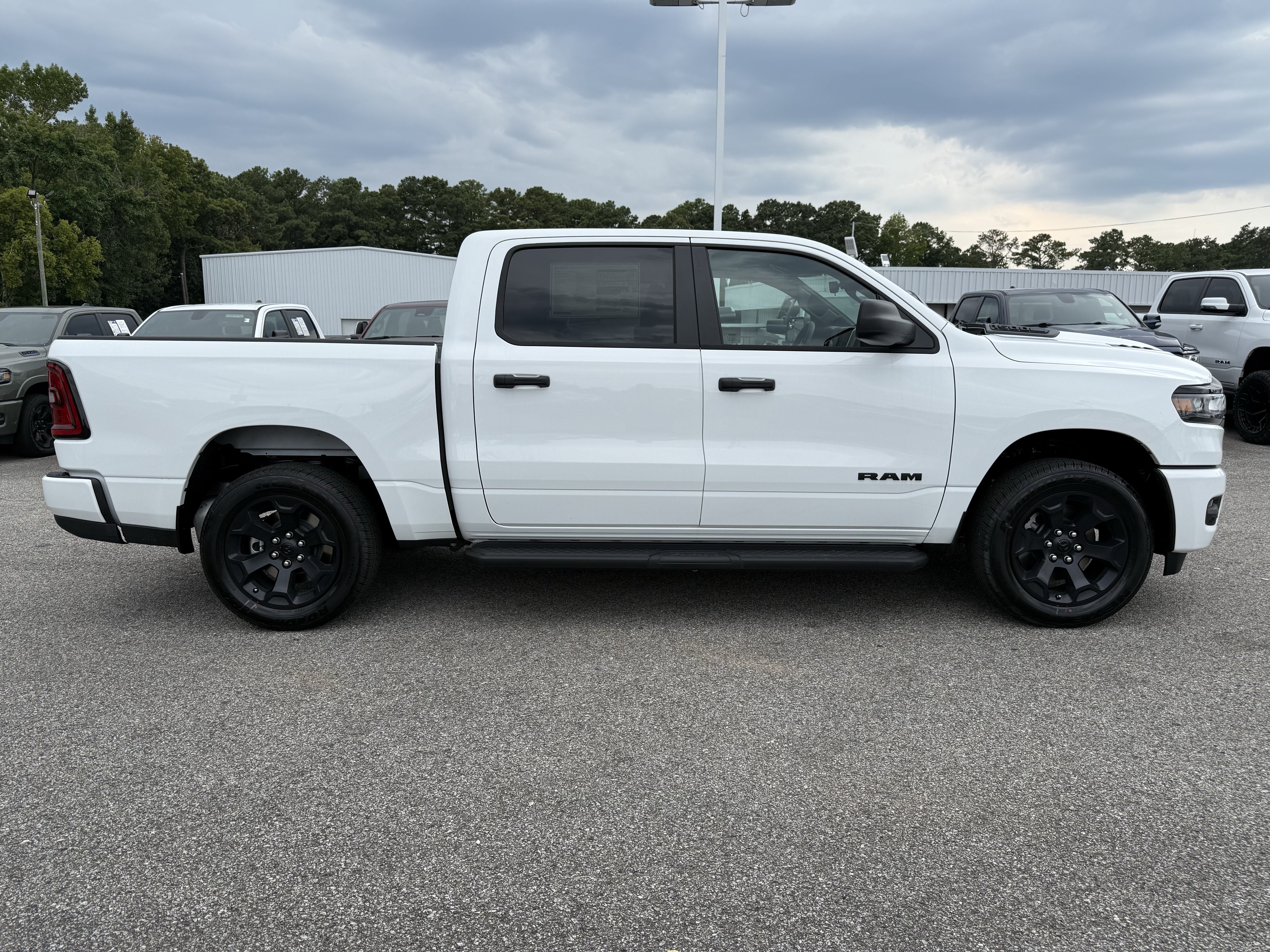 New 2026 RAM 1500 Express AWD/4WD image 11