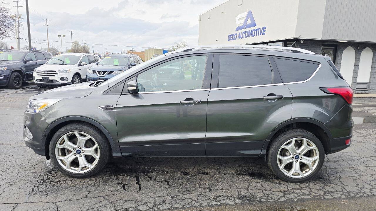 Used 2019 Ford Escape Titanium AWD/4WD image 3