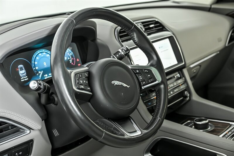Used 2018 Jaguar F-PACE Portfolio AWD/4WD image 20