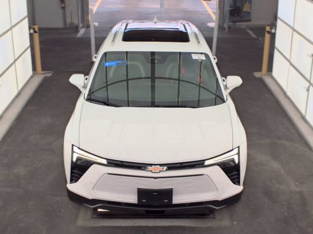 Used 2024 Chevrolet Blazer EV LT AWD/4WD image 2