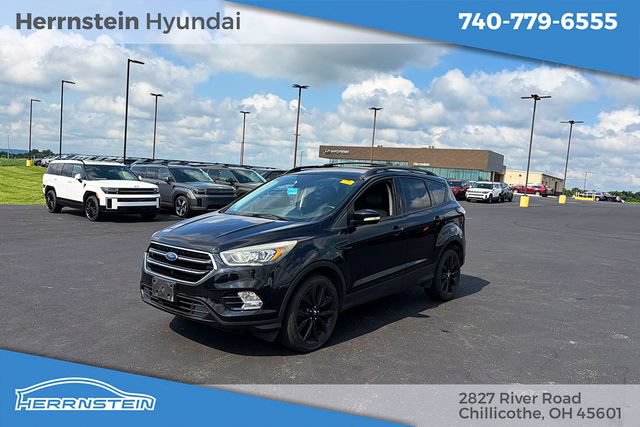 Used 2017 Ford Escape Titanium AWD/4WD image 3