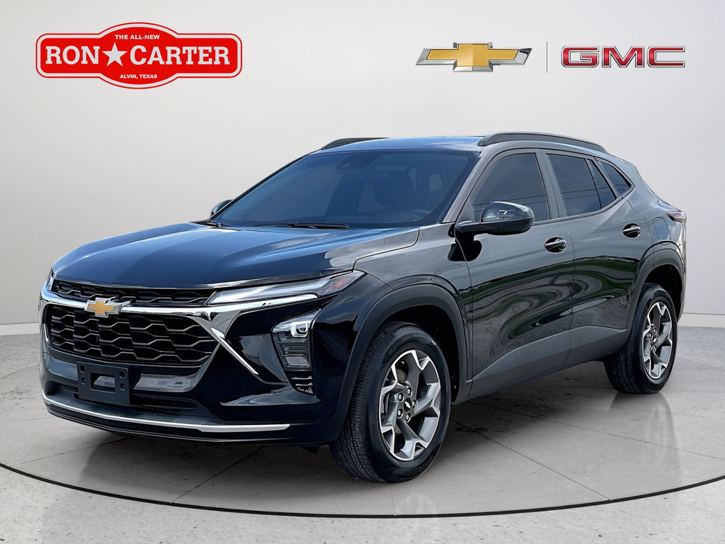 Used 2025 Chevrolet Trax LT FWD image 3