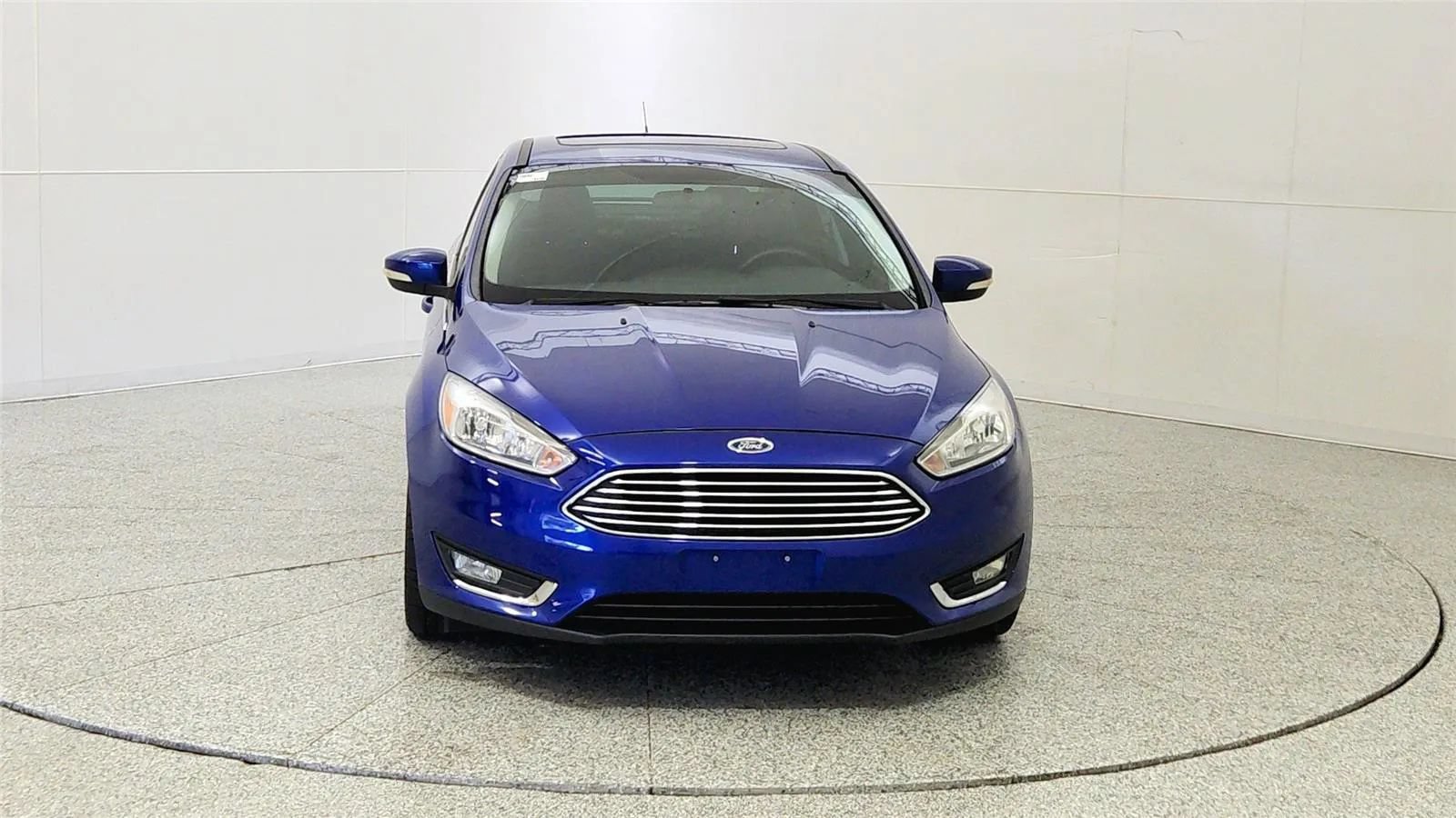 Used 2015 Ford Focus Titanium FWD image 2