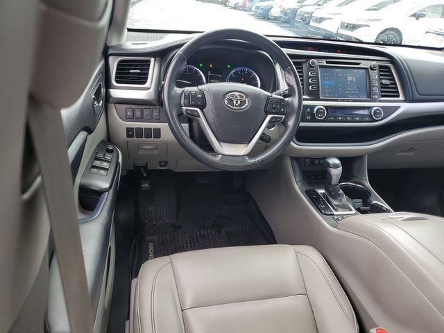 Used 2018 Toyota Highlander XLE w/ Protection Package #3 AWD/4WD image 11