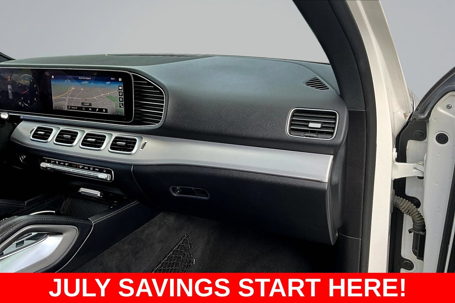 Used 2020 Mercedes-Benz GLE 350 4MATIC w/ Premium Package image 32