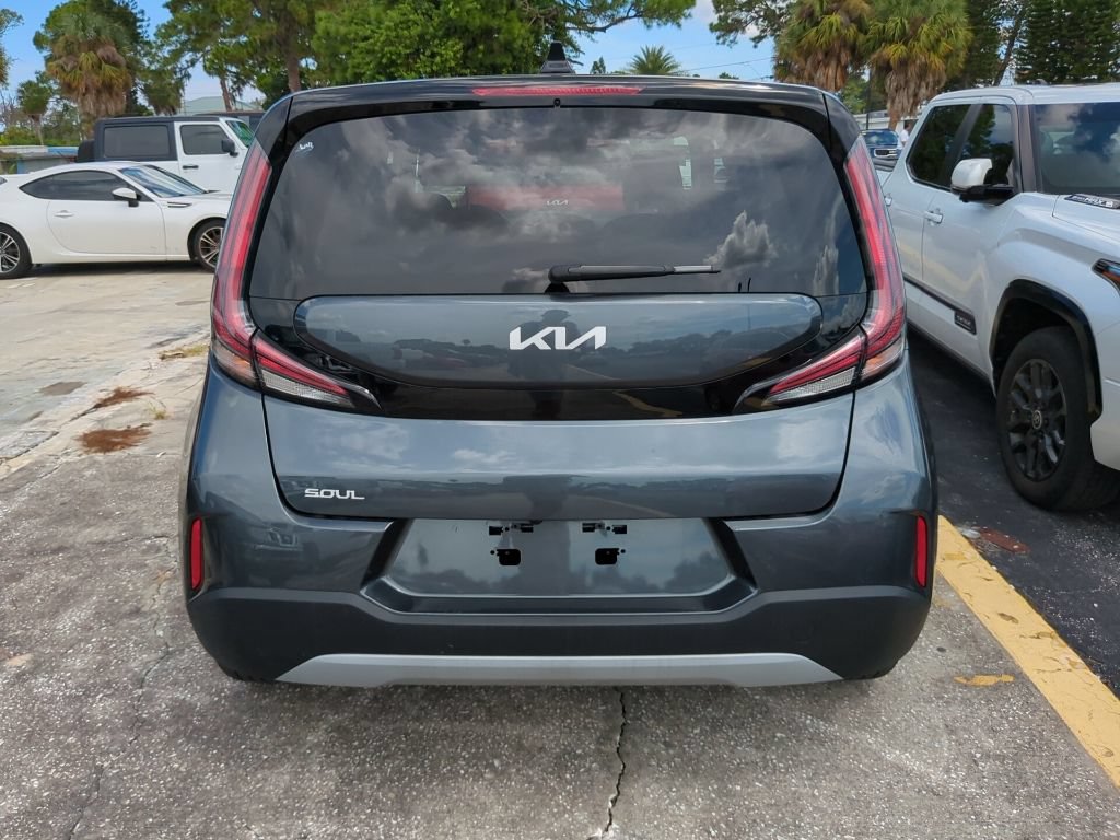 Certified 2025 Kia Soul LX w/ LX Technology Package FWD image 13