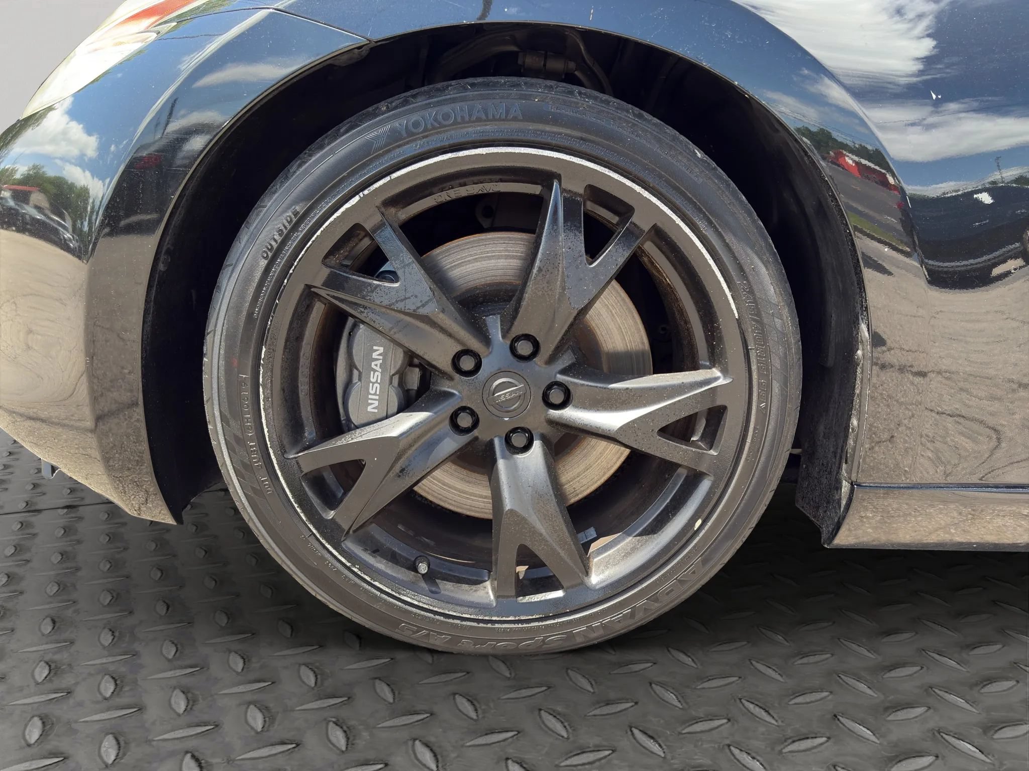 Used 2010 Nissan 370Z Touring w/ Sport Pkg RWD image 24