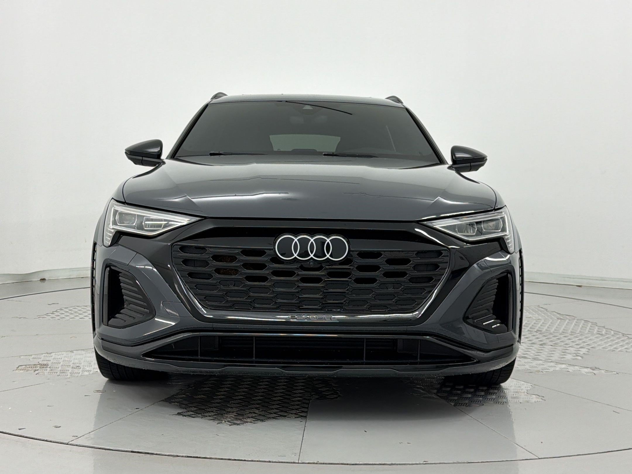 Certified 2024 Audi SQ8 e-tron Premium Plus w/ Black Optic Package AWD/4WD image 6
