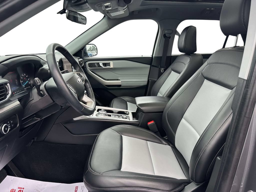 Certified 2023 Ford Explorer XLT w/ Equipment Group 202A AWD/4WD image 10