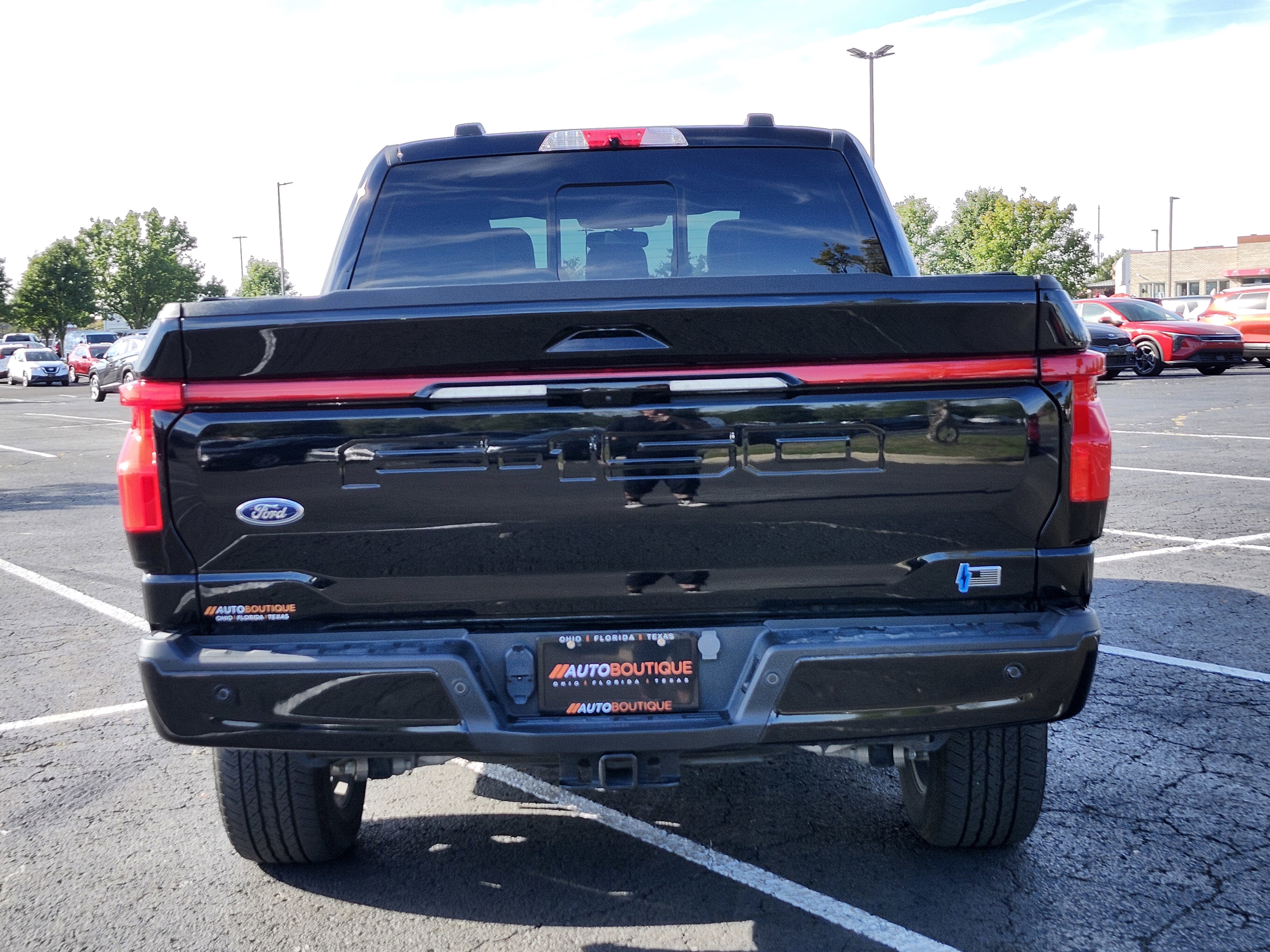 Used 2023 Ford F150 Lightning Lariat image 10