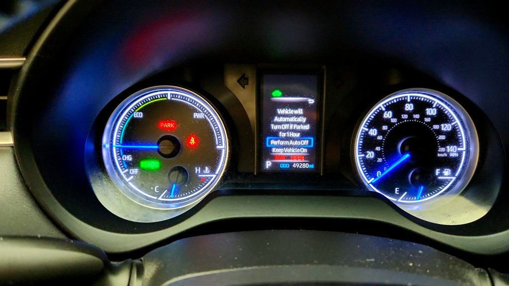 Used 2021 Toyota Venza LE image 14