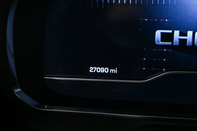 Used 2023 Chevrolet Suburban Premier image 9