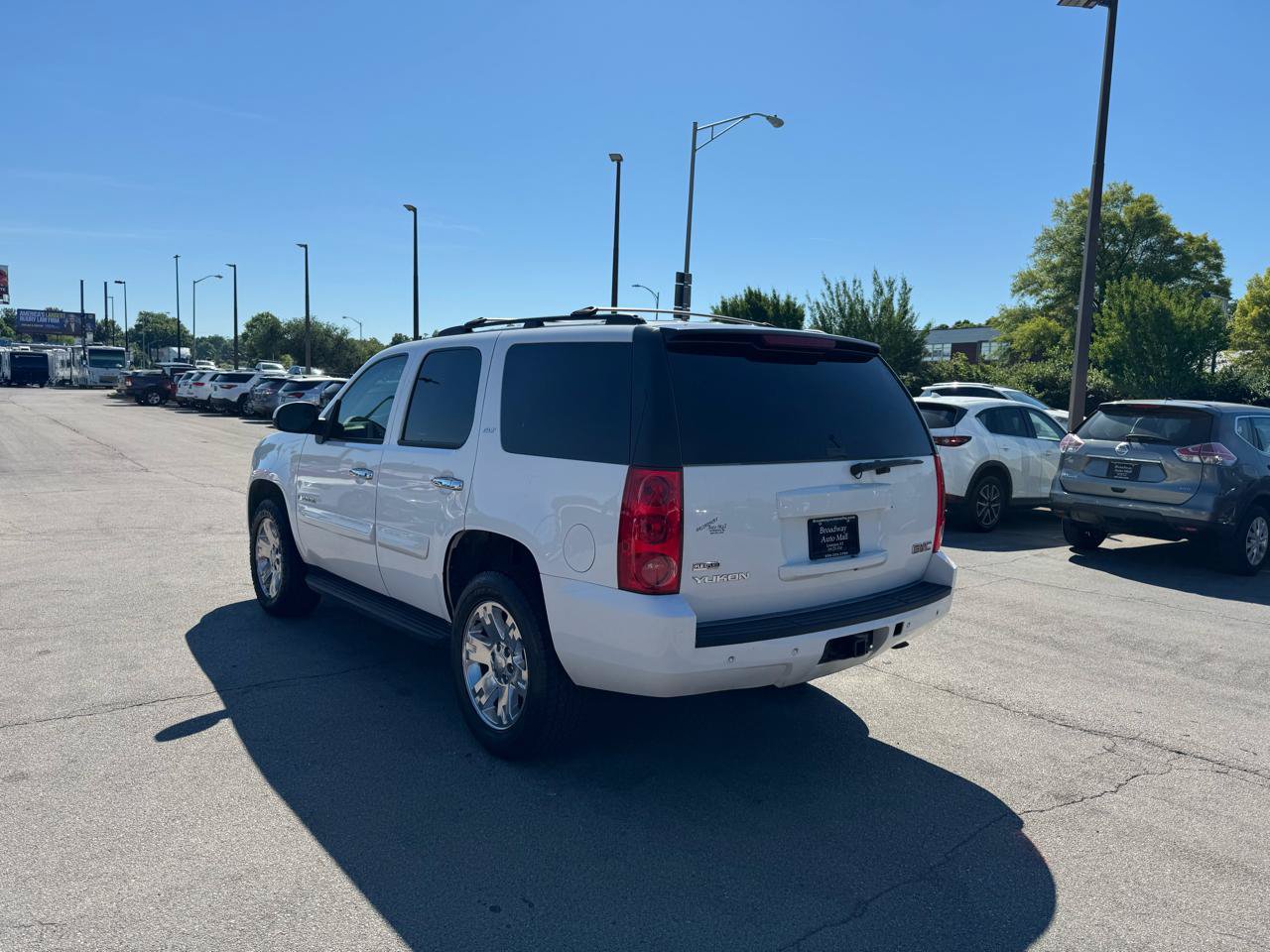 Used 2008 GMC Yukon SLT w/ SLT Preferred Equipment Group AWD/4WD image 5