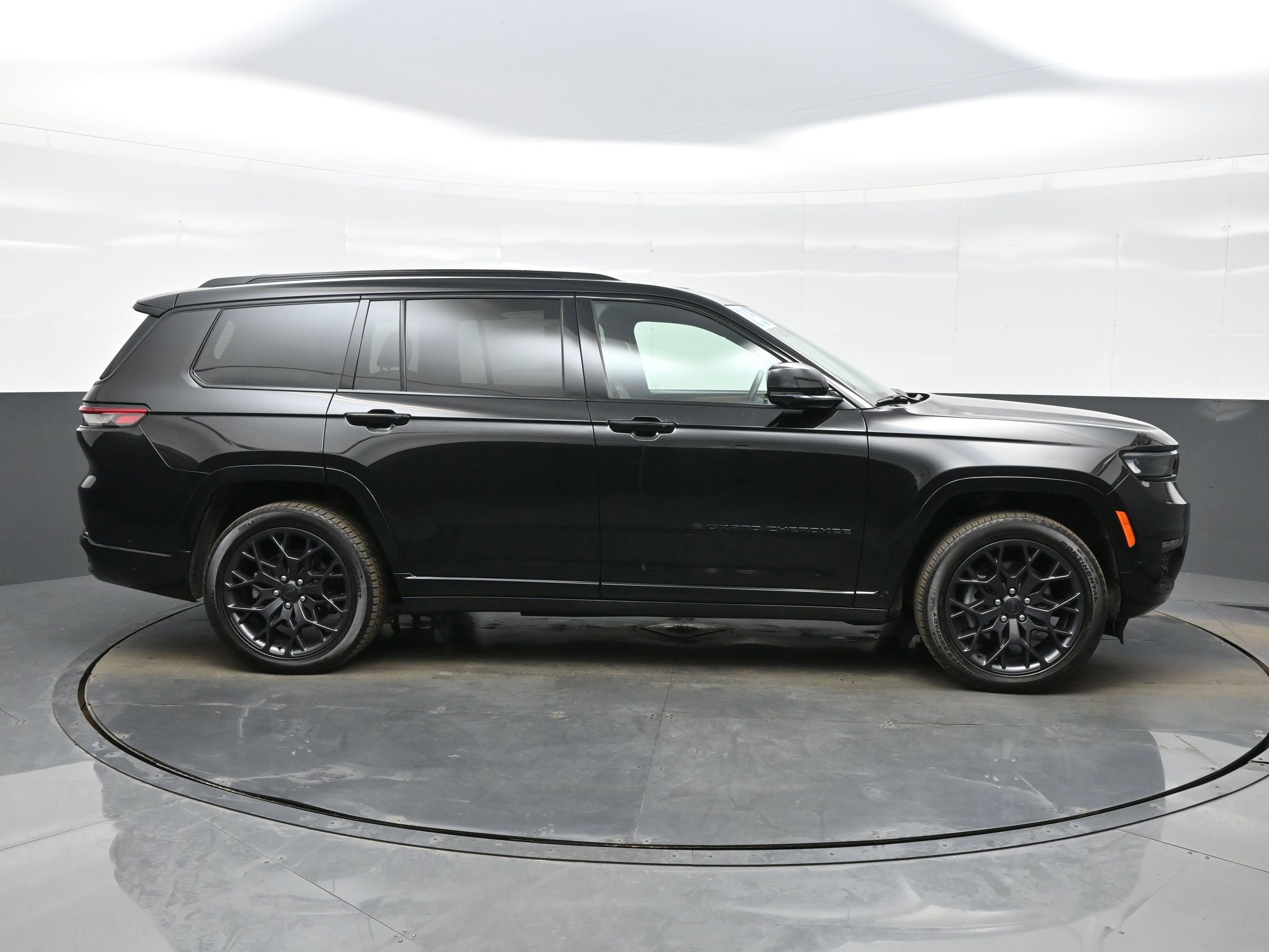 Used 2025 Jeep Grand Cherokee L Summit image 7