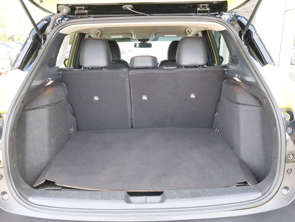 Used 2025 Nissan Kicks SR image 27