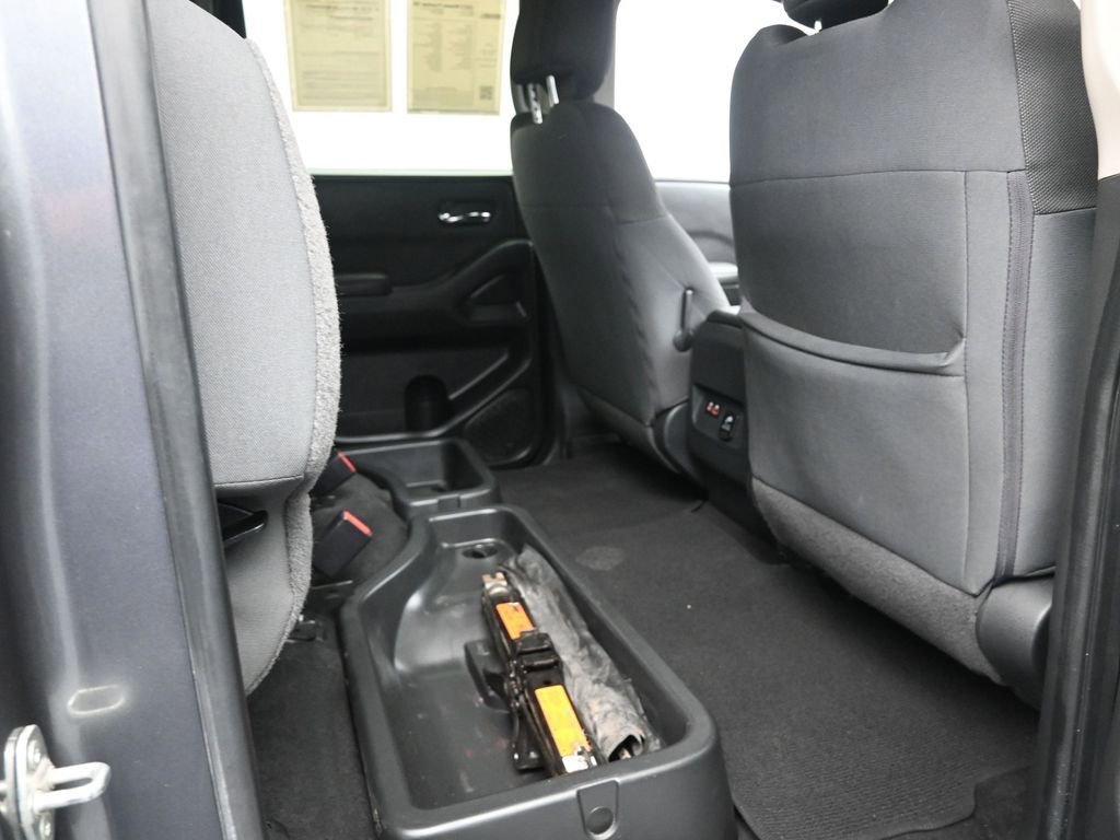 Used 2023 Nissan Frontier SV w/ Technology Package image 24
