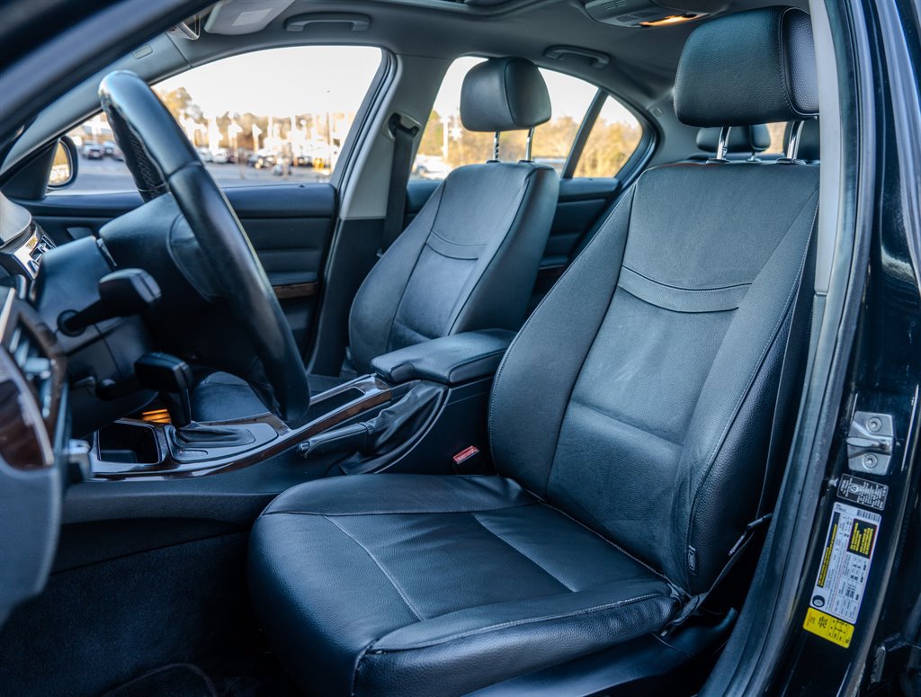 Used 2011 BMW 335i Sedan image 24