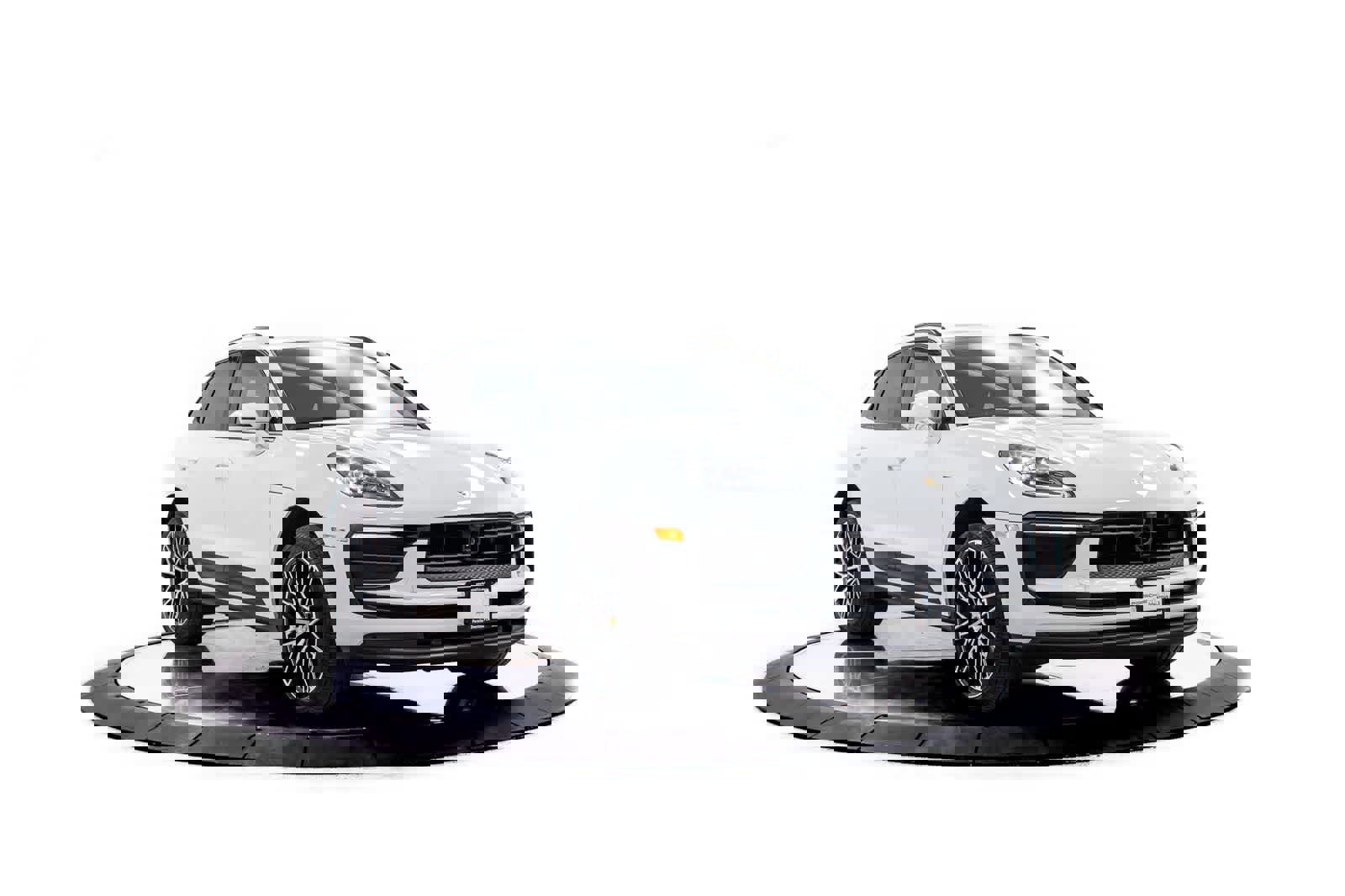 Certified 2026 Porsche Macan image 9