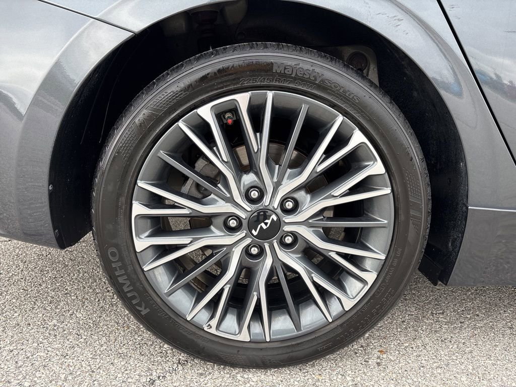 Used 2023 Kia Forte GT-Line w/ GT-Line Premium Package image 15