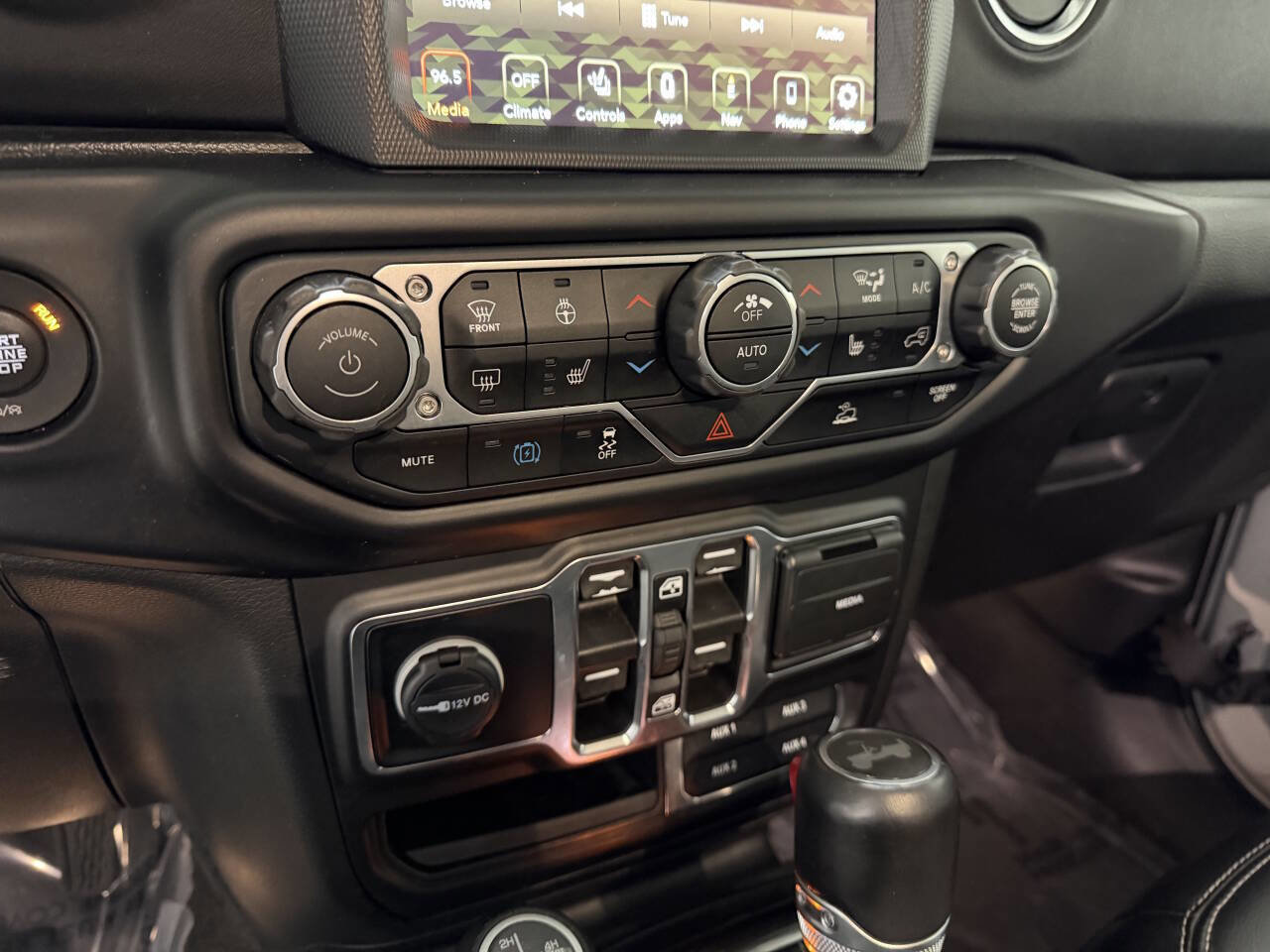 Used 2023 Jeep Wrangler Unlimited Sahara w/ Cold Weather Group image 29