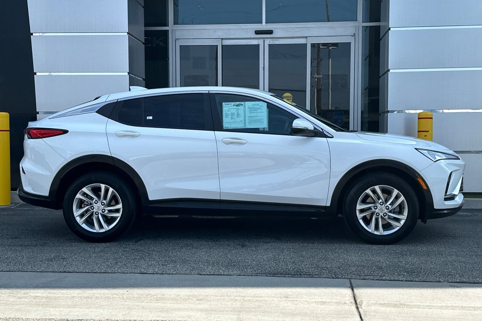 Certified 2024 Buick Envista Preferred image 3