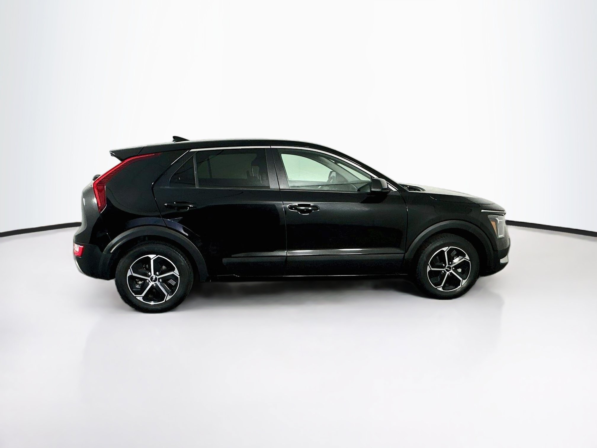 Used 2023 Kia Niro LX FWD image 10