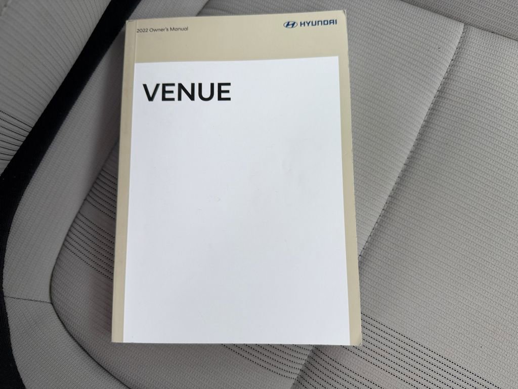 Certified 2022 Hyundai Venue SEL image 30