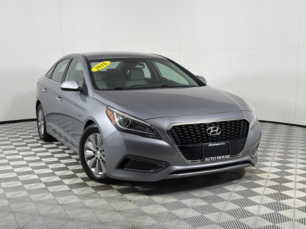 Used 2016 Hyundai Sonata SE FWD image 2