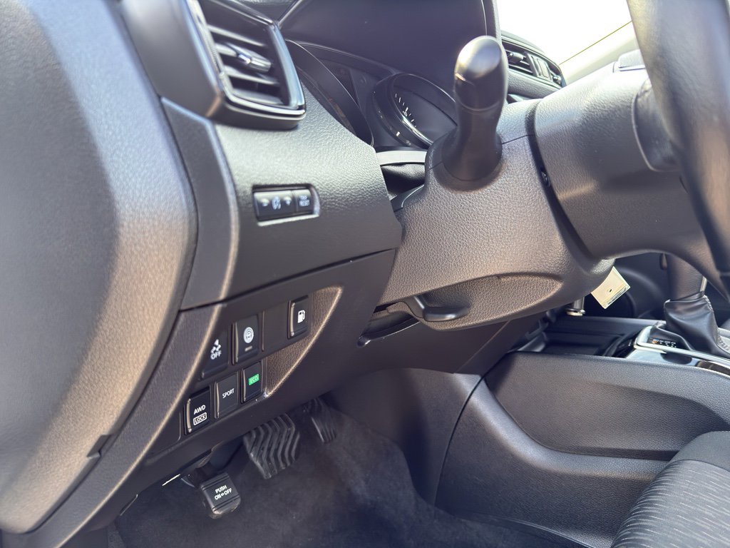 Used 2020 Nissan Rogue S w/ Special Edition Package image 14