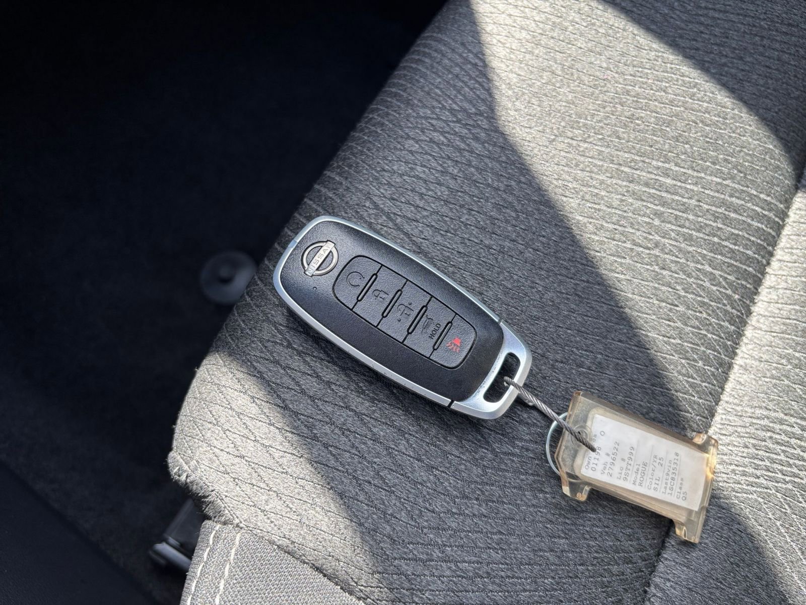 Used 2025 Nissan Rogue SV FWD image 21
