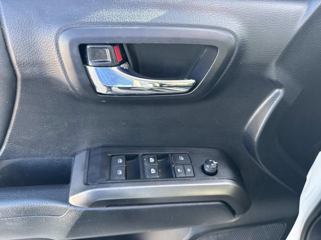 Used 2020 Toyota Tacoma TRD Sport w/ Technology Package image 14