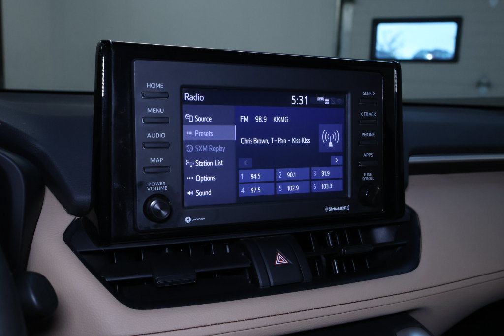 Used 2022 Toyota RAV4 LE AWD/4WD image 24