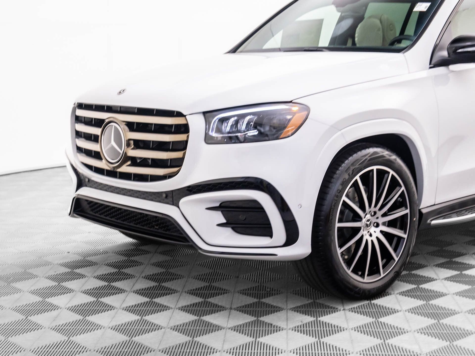 New 2026 Mercedes-Benz GLS 580 4MATIC image 41