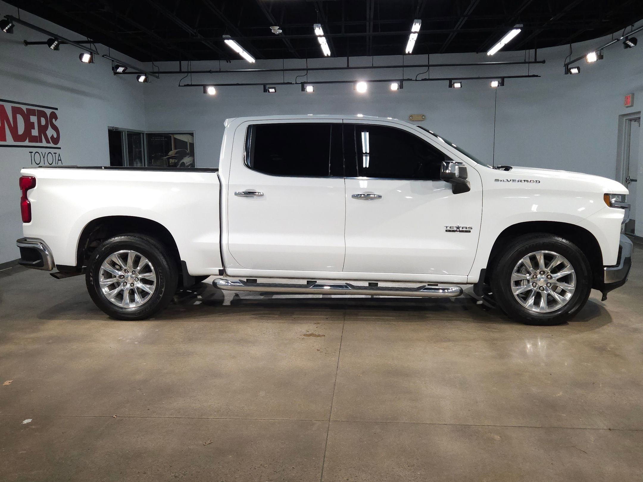 Used 2019 Chevrolet Silverado 1500 LTZ w/ LTZ Texas Edition image 8