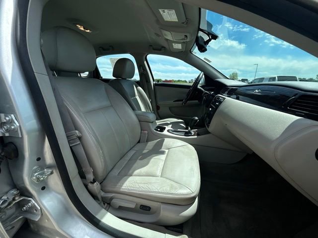 Used 2012 Chevrolet Impala LTZ FWD image 32
