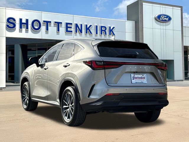 Used 2025 Lexus NX 250 FWD w/ Towing Package (2000 Lbs) image 6