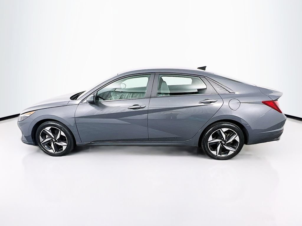 Certified 2023 Hyundai Elantra SEL w/ Convenience Package FWD image 4