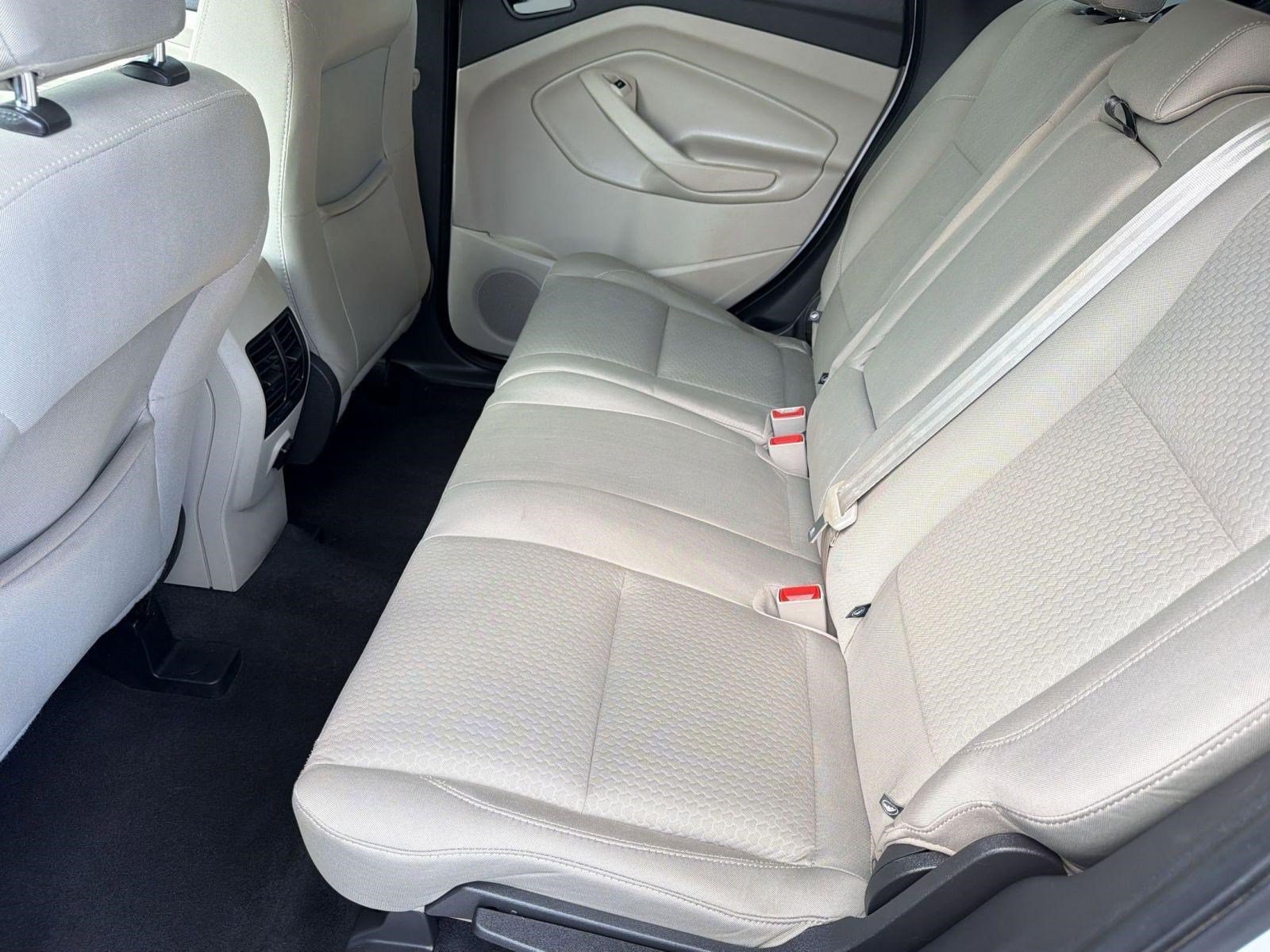Used 2018 Ford Escape SE w/ SE Sync 3 Package FWD image 14