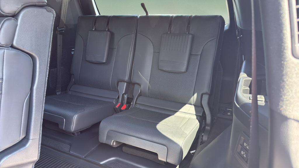 Used 2023 Lexus LX 600 4WD w/ Appearance Package image 18