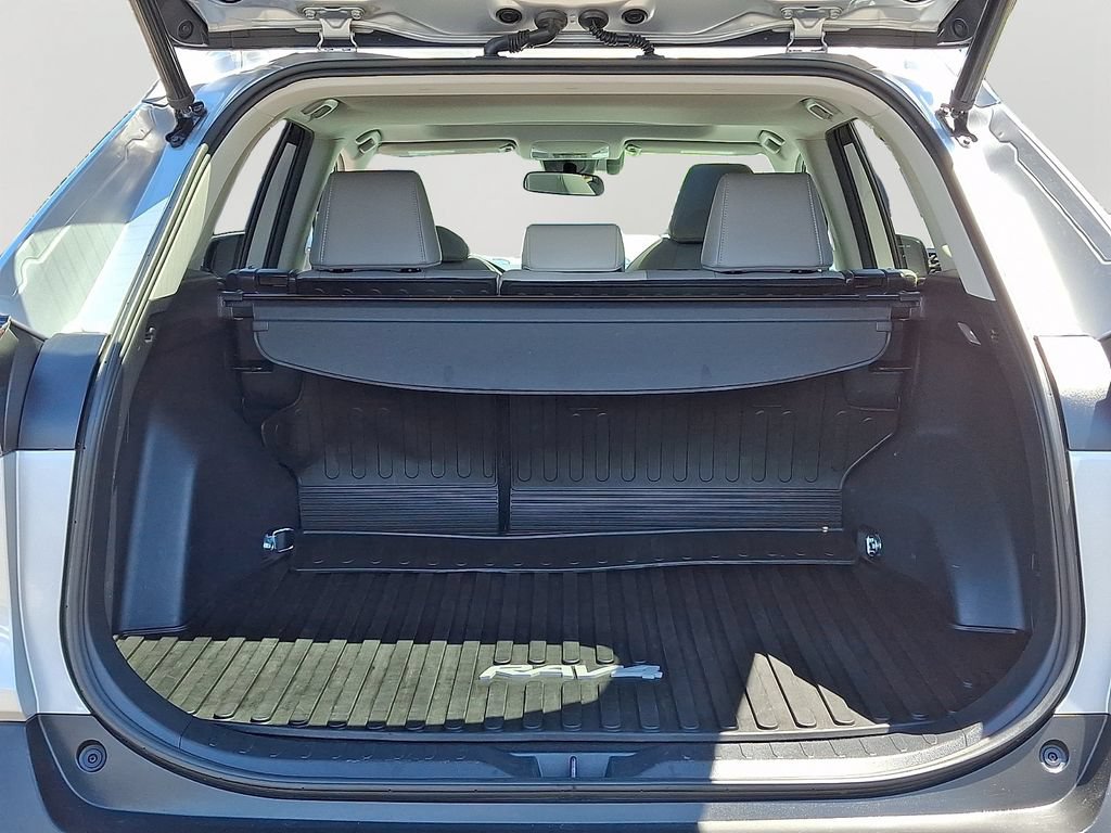 Used 2019 Toyota RAV4 XLE Premium w/ Cold Weather Package AWD/4WD image 28