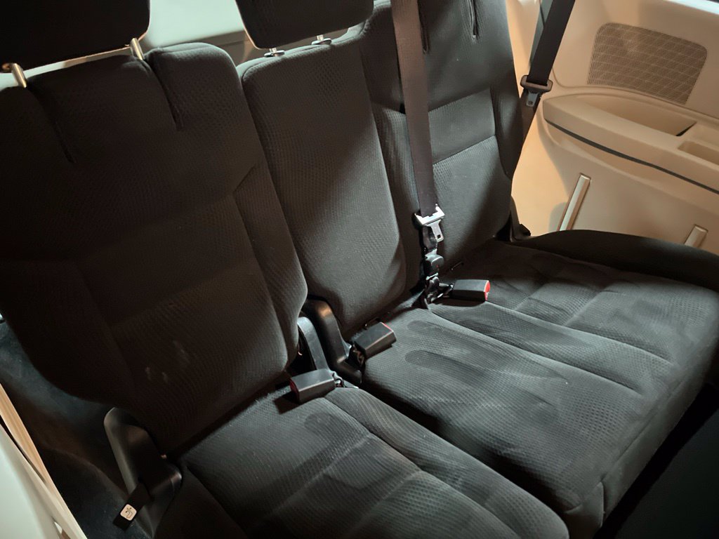 Used 2017 Dodge Grand Caravan SE FWD image 12