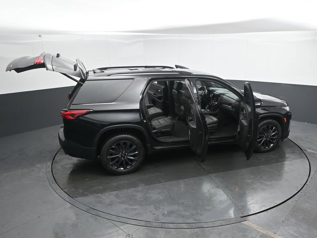 Used 2023 Chevrolet Traverse RS image 58
