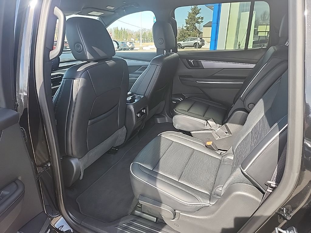 Used 2025 Buick Enclave Sport Touring image 11