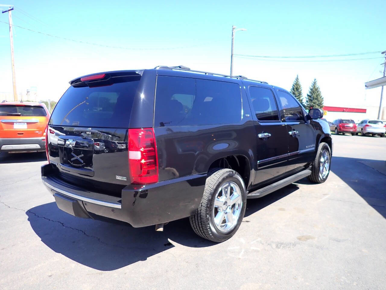 Used 2011 Chevrolet Suburban LTZ AWD/4WD image 6