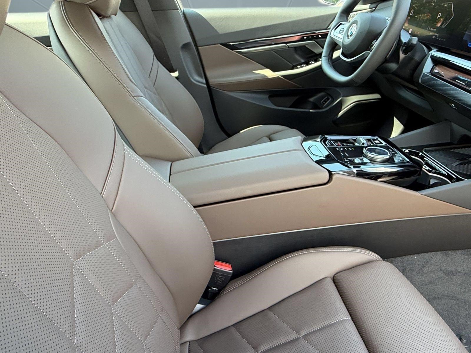 New 2027 BMW 530i RWD image 26