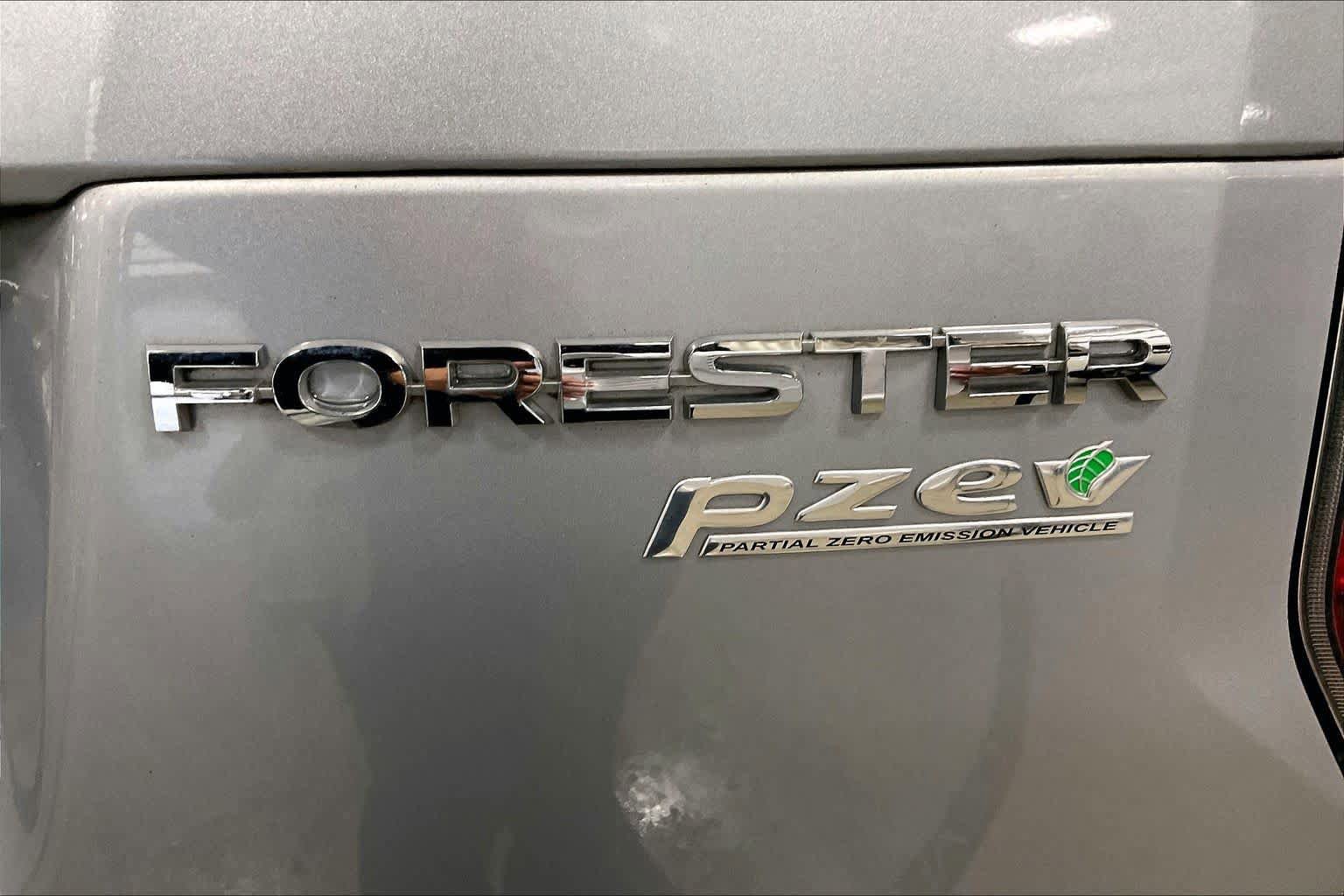 Used 2015 Subaru Forester 2.5i w/ Alloy Wheel Package AWD/4WD image 10