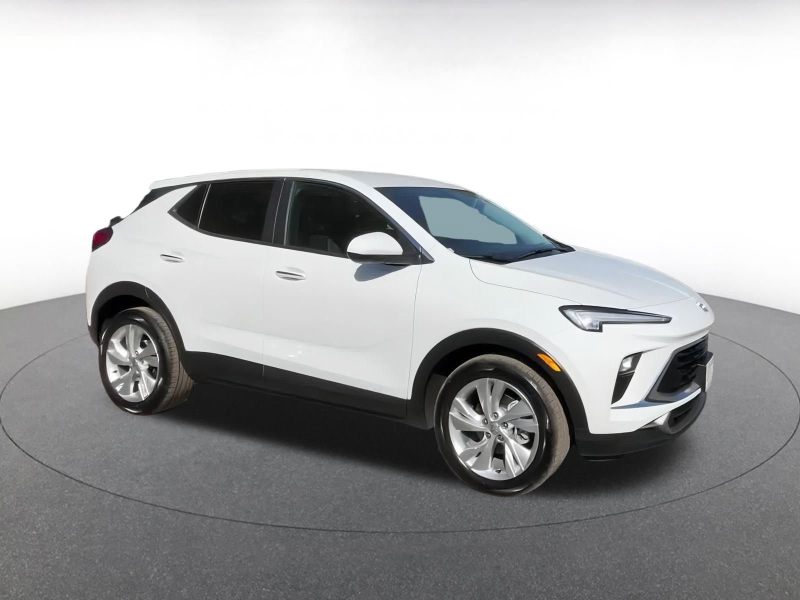 Used 2025 Buick Encore GX Preferred image 2