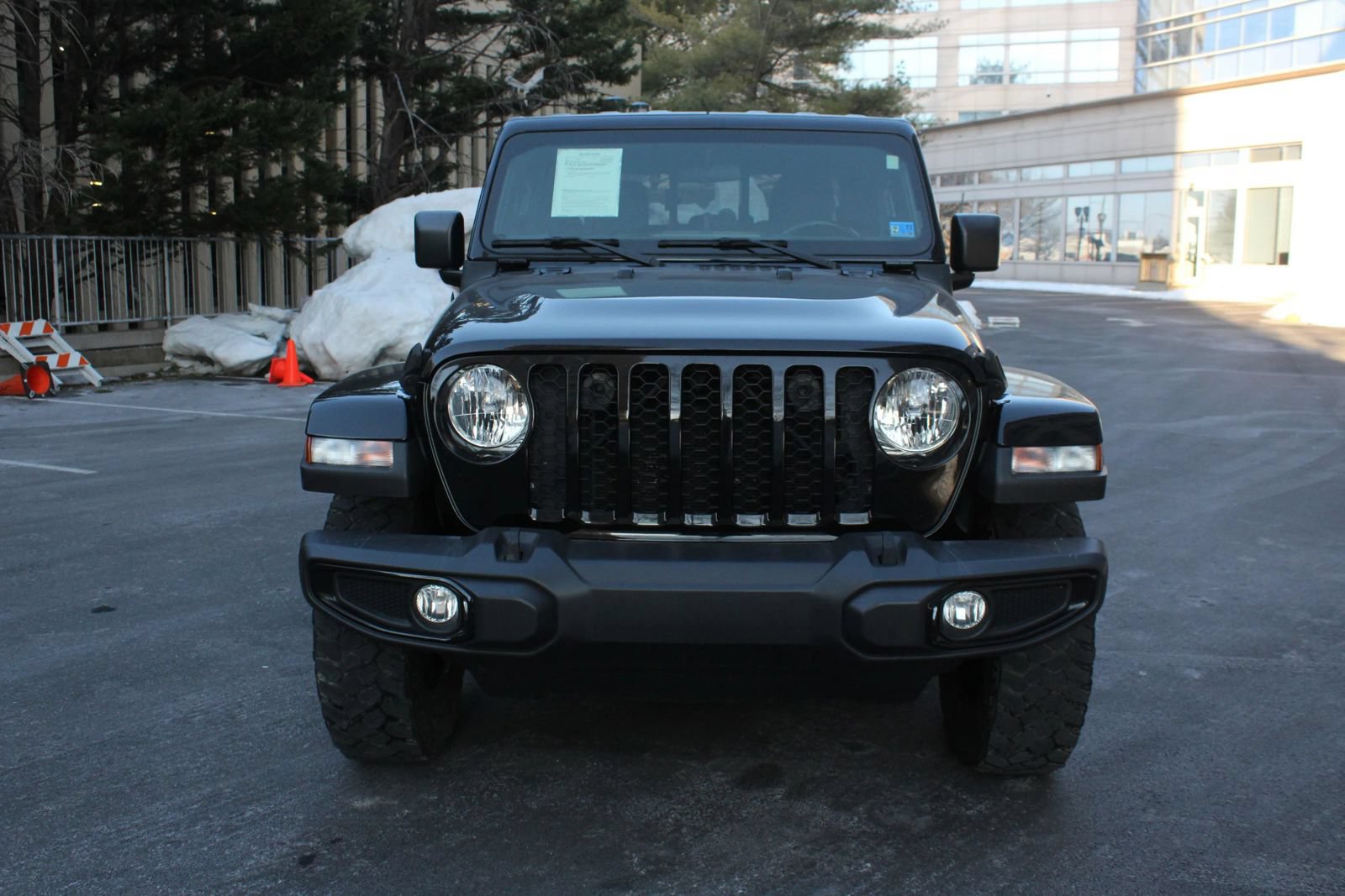 Used 2021 Jeep Gladiator Sport AWD/4WD image 3