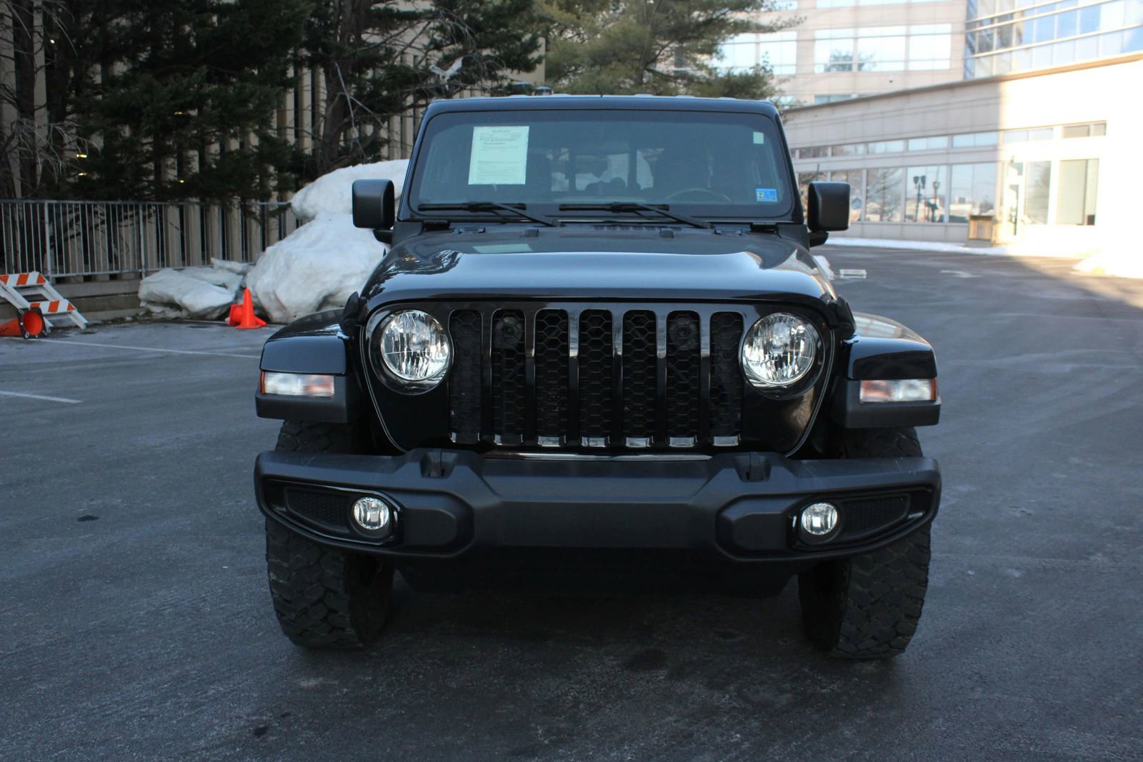 Used 2021 Jeep Gladiator Sport AWD/4WD image 3