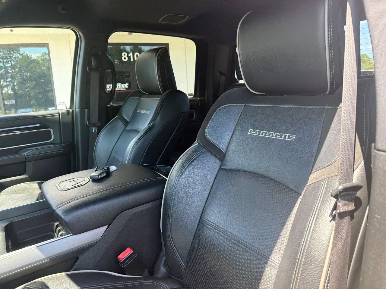 Used 2022 RAM 3500 Laramie AWD/4WD image 2